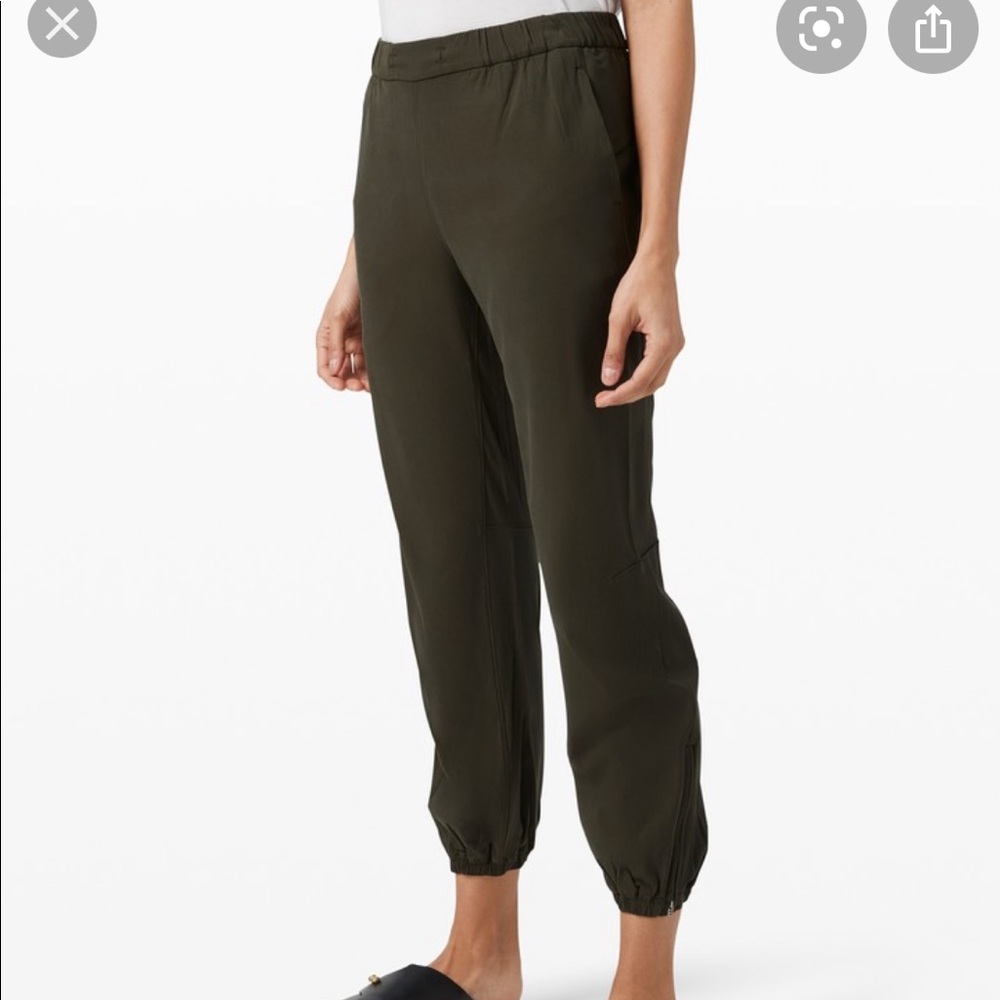 NWOT essential affinity mid rise jogger 27”
